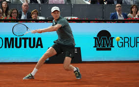 Sinner-Jodar LIVE: Jannik vince il 1° set