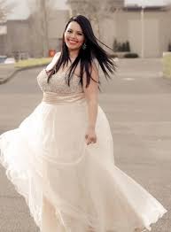 Resultado de imagem para novos modelos de plus size para noivas