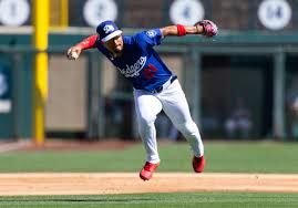 Roberts: “Hard To Imagine” Espinal Not Making Dodgers’ Roster