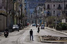 'Cuba parece estar à beira do colapso' , alerta especialista