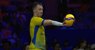 Ucraniano dá furada em erro de saque bizarro na Liga das Nações de vôlei; veja vídeo