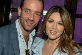 Belle Perez deelt emotionele boodschap na overlijden van haar man Wouter, zangeres hervat vanaf komend weekend haar professionele activiteiten