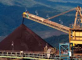 Frete marítimo salta e pressiona mineradoras brasileiras: como afeta VALE3 e CMIN3?