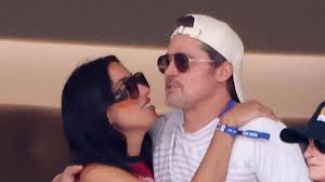 Brad Pitt and Ines de Ramon put red-hot chemistry on display on latest date — photos
