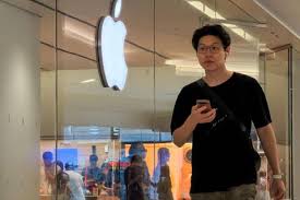 iPhone Ultra, iPhone 18 Pro and 18 Pro Max prices leaked by Vodafone - here's the damage - GSMArena.com news - GSMArena.com