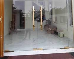 Hình ảnh về Cửa kính 2 cánh mở quay