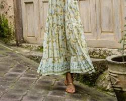 Gambar flowing dress made of rayon batik fabric