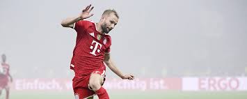FUSSBALL: Favorit Bayern eröffnet Titeljagd
