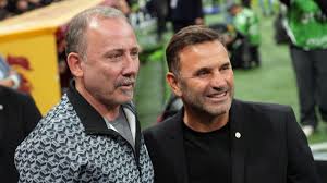 Beşiktaş yine galatasaray'a karşı Tüpraş Stadyumu'nda derby