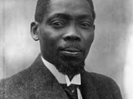 Blaise Diagne est né à Gorée (Sénégal) en 1872. Adopté par une famille sénégalaise influente, il est envoyé à Aix-en-Provence pour faire ses études et entre ... - Blaise-Diagne-290x217