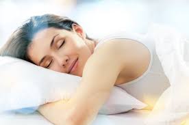 Durma bem. Veja 3 dicas simples para transformar seu sono – e sua pele – num verdadeiro sonho bom ;). Banho de lavanda. Aposte em uma sabonete de lavanda ... - pele-dicas-dormir-melhor-bela-center