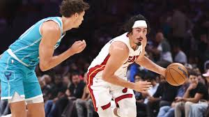 Rockets vs. Raptors: Análisis y Predicciones del Partido