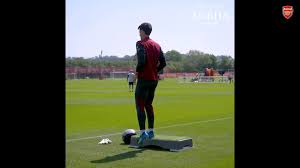 Raya faz ajustes finais antes da grande final da Champions League