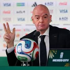Oposição a Infantino planeja tornar Fifa ingovernável até renúncia, diz jornal