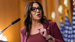 Secretaria de Trabajo de EU renuncia en medio de acusaciones por uso indebido de fondos