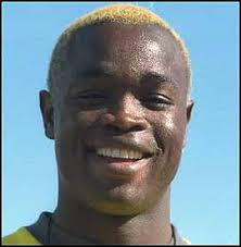 Mamadou Diallo (attaquant) ne le 28 aout 1971 a Dakar - 1, 89m 90 Kg - diallo-blond