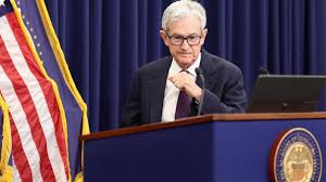 L'ex-président de la Fed Jerome Powell reçoit un prix pour avoir résisté aux pressions de Trump