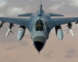 Avionul de luptă F16