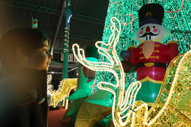 ¡Valencia se Ilumina! Navidad Anticipada con Música y Pirotecnia