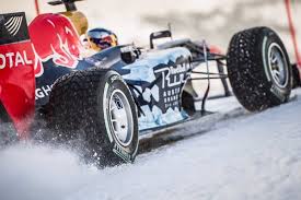 Afbeeldingsresultaat voor verstappen red bull snow