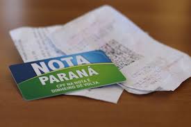 Moradores de Umuarama e Cruzeiro do Oeste ganham R$ 1 mil no Nota Paraná