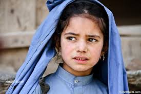 Gallery &gt; Faces of Azad Kashmir &gt; Girl in Neelum Valley, AJK high quality! Free download 800x533 - HanifBhatti.com - Girl_of_Kashmir_mzywl