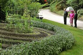 Image result for queen elizabeth in palace garden