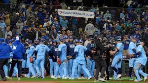 ¡Toronto Resurge! Azulejos Aplastan a Marineros en la ALCS