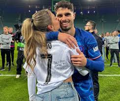 EssentiallySports - News update