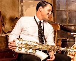 jazz band playing in a New Orleans nightclub