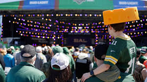 NFL Draft 2025 Rounds 4-7 tracker, live updates: Shedeur Sanders taken by Browns in 5th round; best available players, grades and reactions