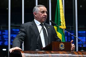 Izalci Lucas critica suspensão da Lei da Dosimetria e cobra reação do Congresso