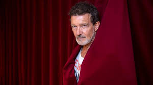 Antonio Banderas aclara su situación financiera tras rumores