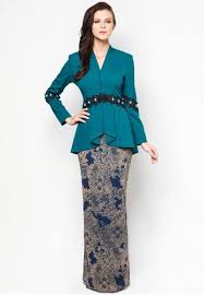 Hasil gambar untuk contoh baju kebaya kombinasi batik