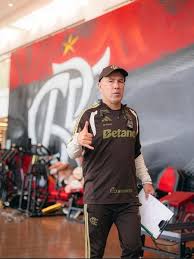 Jardim põe ideias e elenco à prova em meio à estagnação do Fla no mercado