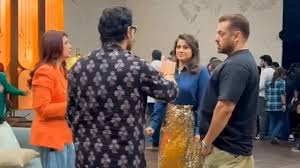 Kajol shares BTS video from 'Two Much with Kajol and Twinkle', says 'We scared Salman even more'