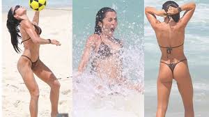 Jade Picon joga futevôlei e toma banho de mar em praia da Barra da Tijuca; veja fotos!
