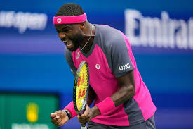 Tiafoe remonta y elimina a Michelsen en el Abierto de Estados Unidos