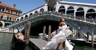¡Boda de Bezos en Venecia Desata Furia! Lujo Extremo y Protestas Masivas - Imagen principal del artículo