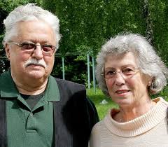 Verena und Werner Sänger, die im Auftrag des Fördervereins Dreiländergarten ...