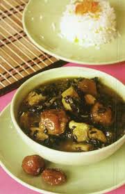 نتیجه تصویری برای خورش آلو اسفناج با مرغ