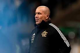 Jardim elogia, mas explica poucos minutos de meia do Flamengo: 'Dificuldades'