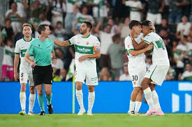 Elche vs. Real Oviedo: Duelo Crucial en La Liga - Imagen principal del artículo