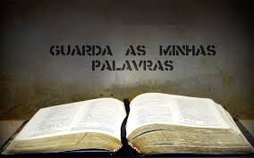Resultado de imagem para biblia aberta