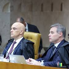 Palver: Redes apontam seletividade de Mendonça entre Moraes e 'Dark Horse'