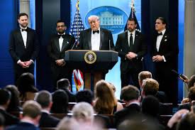 Und schon ist Trumps Welt um eine Verschwörungserzählung reicher