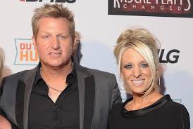 英和画像辞典：(wife (wives))の意味は画像で解説！見るだけで「wife (wives)」の意味が分かる・覚えられる 