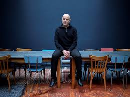 Dominique A annonce boycotter L'Olympia et les salles dans le giron de Vincent Bolloré