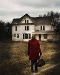 Résultat de recherche d'images pour "creepy houses haunted"