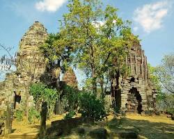 Image of Wat Banan temple perched atop a hill in Battambang